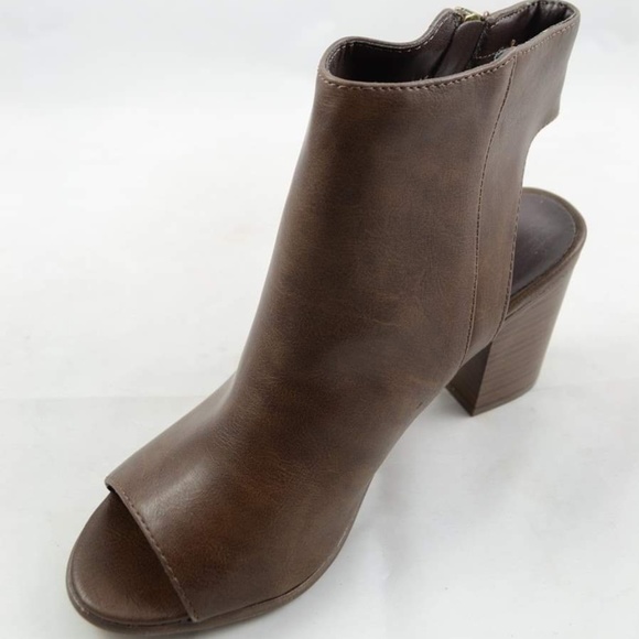 Reanna Chunky Heel Shoe....A Personal Favorite💛🧡 - Picture 3 of 6